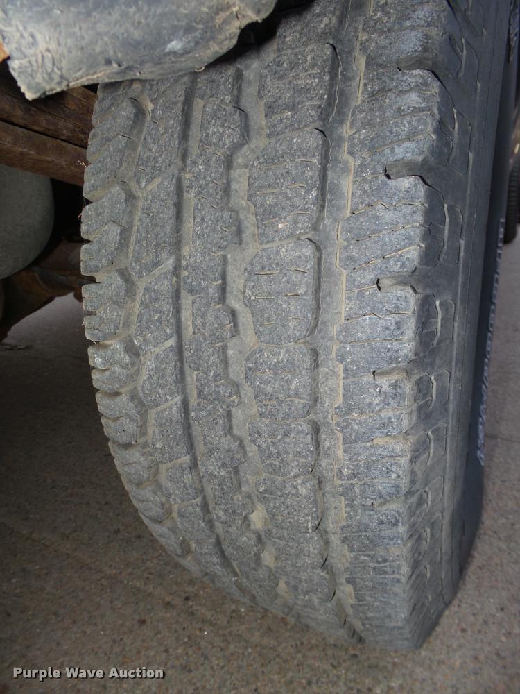 image for item L4243 2000 Chevrolet Silverado 2500 LS Ext. Cab pickup truck