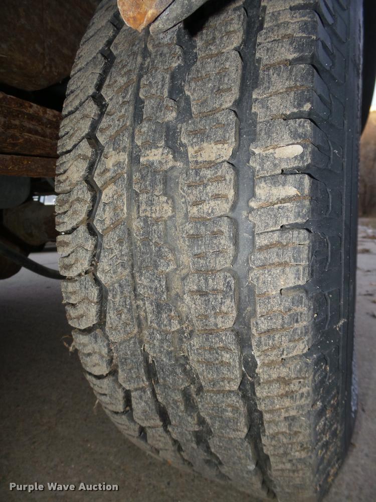 image for item L4243 2000 Chevrolet Silverado 2500 LS Ext. Cab pickup truck