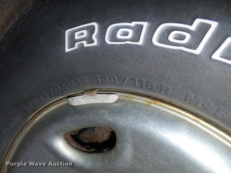 image for item L4243 2000 Chevrolet Silverado 2500 LS Ext. Cab pickup truck