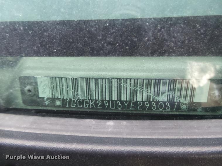 image for item L4243 2000 Chevrolet Silverado 2500 LS Ext. Cab pickup truck