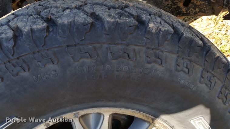 image for item L4668 2002 GMC Sonoma Ext. Cab pickup truck