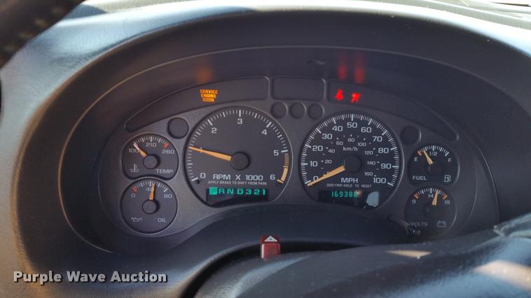 image for item L4668 2002 GMC Sonoma Ext. Cab pickup truck