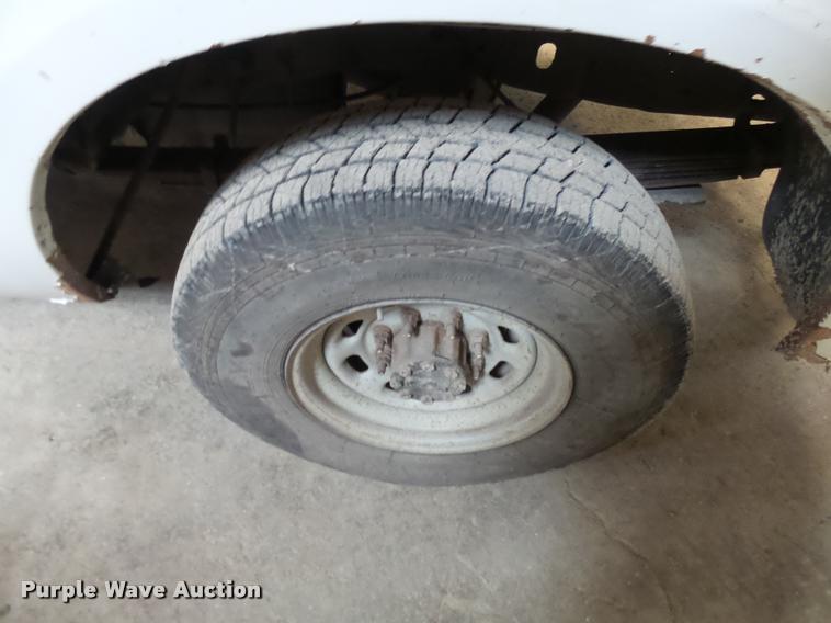 image for item L7196 2000 Ford F250 Super Duty XL pickup truck