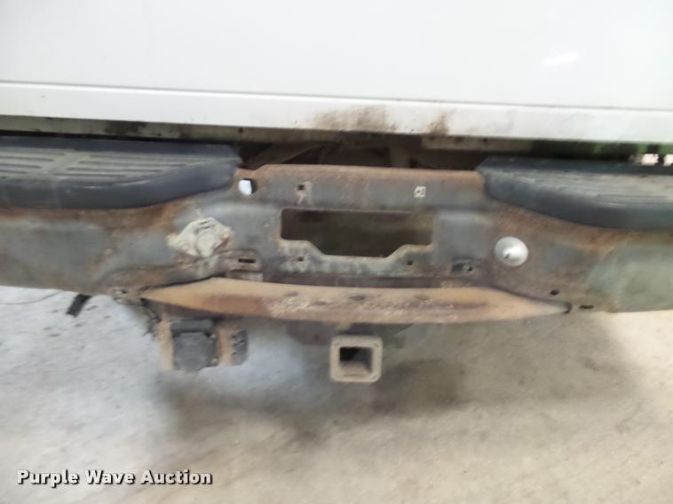 image for item L7196 2000 Ford F250 Super Duty XL pickup truck