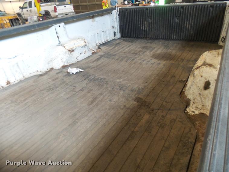 image for item L7196 2000 Ford F250 Super Duty XL pickup truck