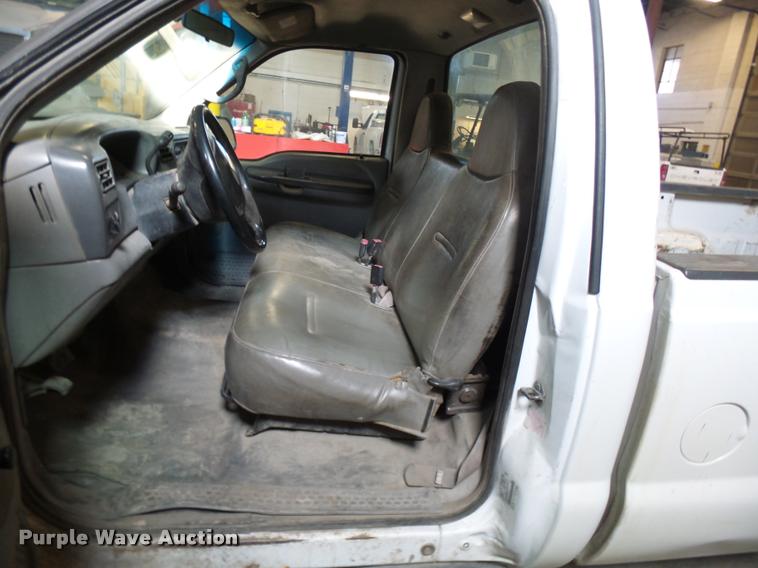 image for item L7196 2000 Ford F250 Super Duty XL pickup truck