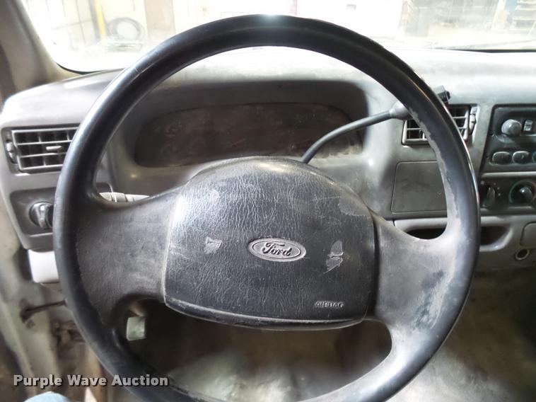 image for item L7196 2000 Ford F250 Super Duty XL pickup truck