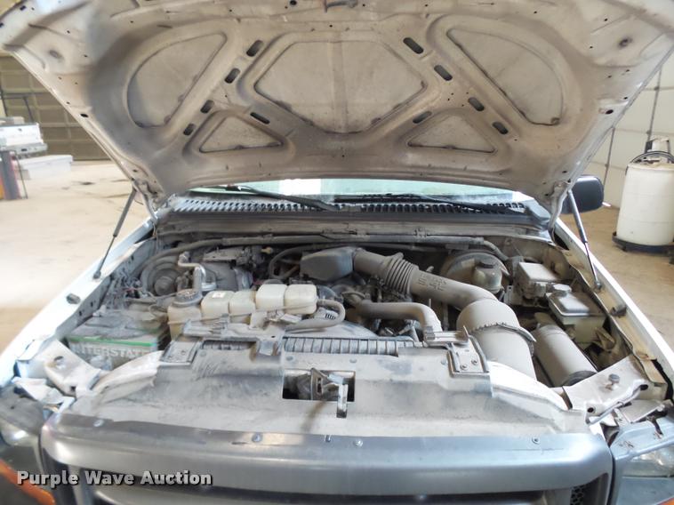 image for item L7196 2000 Ford F250 Super Duty XL pickup truck