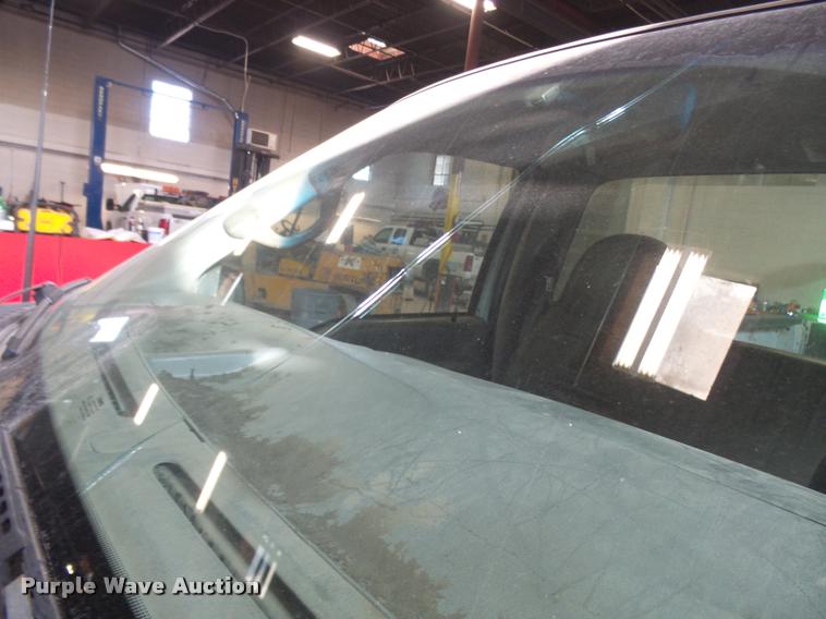 image for item L7196 2000 Ford F250 Super Duty XL pickup truck