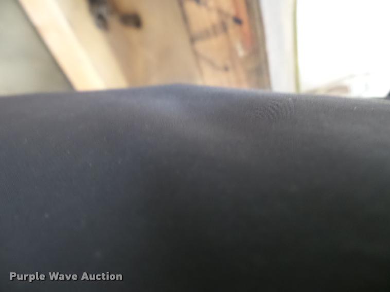 image for item L7196 2000 Ford F250 Super Duty XL pickup truck