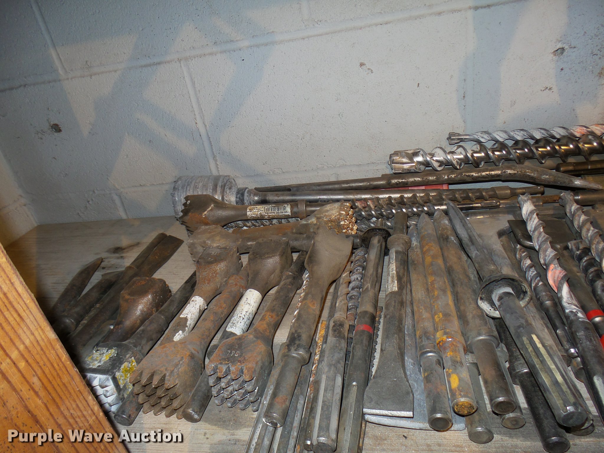 Jack hammer bits in Wichita, KS Item DG9319 sold Purple Wave