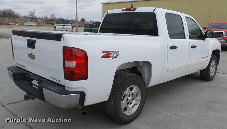 image for item AV9863 2007 Chevrolet Silverado 1500 Crew Cab pickup truck