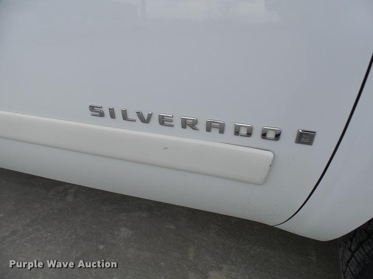 image for item AV9863 2007 Chevrolet Silverado 1500 Crew Cab pickup truck