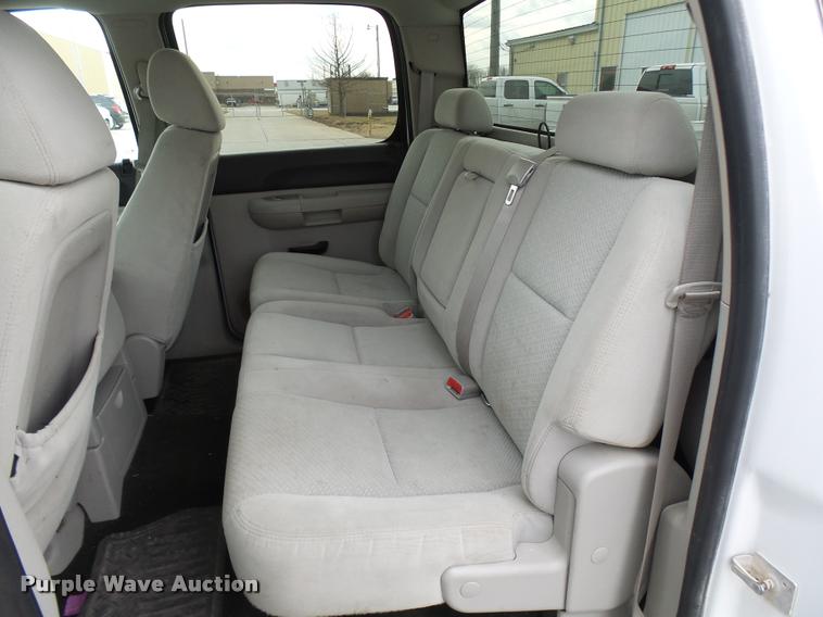 image for item AV9863 2007 Chevrolet Silverado 1500 Crew Cab pickup truck