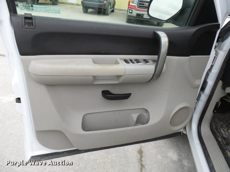 image for item AV9863 2007 Chevrolet Silverado 1500 Crew Cab pickup truck