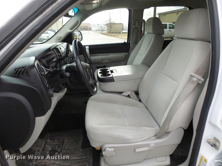 image for item AV9863 2007 Chevrolet Silverado 1500 Crew Cab pickup truck