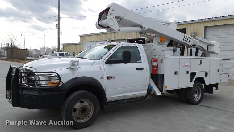 image for item AV9864 2011 Dodge Ram 5500 HD bucket truck