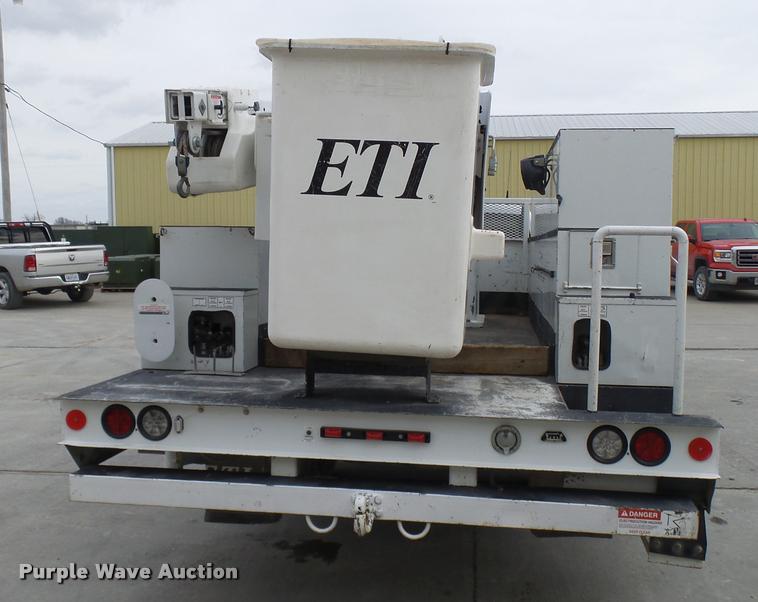 image for item AV9864 2011 Dodge Ram 5500 HD bucket truck