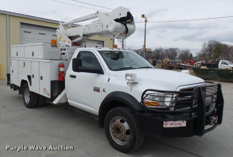 image for item AV9864 2011 Dodge Ram 5500 HD bucket truck