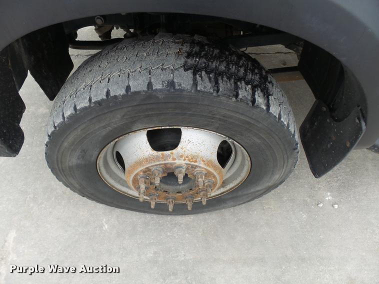 image for item AV9864 2011 Dodge Ram 5500 HD bucket truck