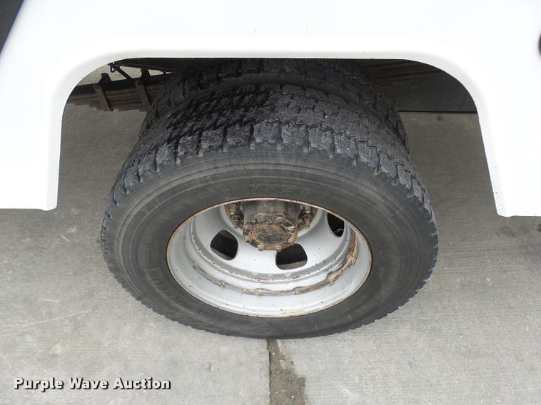 image for item AV9864 2011 Dodge Ram 5500 HD bucket truck