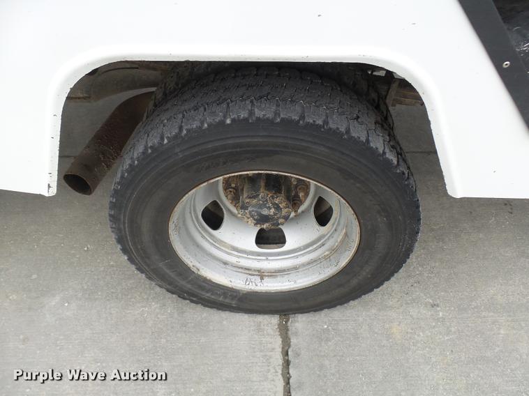 image for item AV9864 2011 Dodge Ram 5500 HD bucket truck