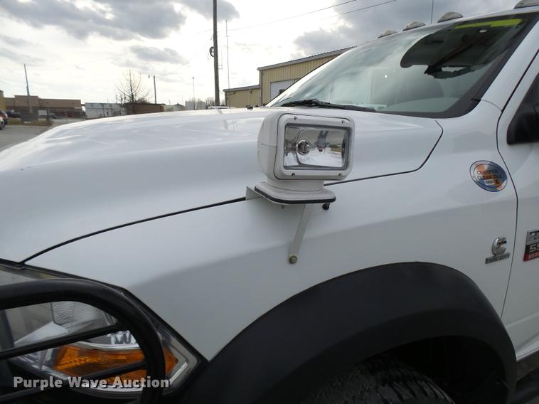 image for item AV9864 2011 Dodge Ram 5500 HD bucket truck