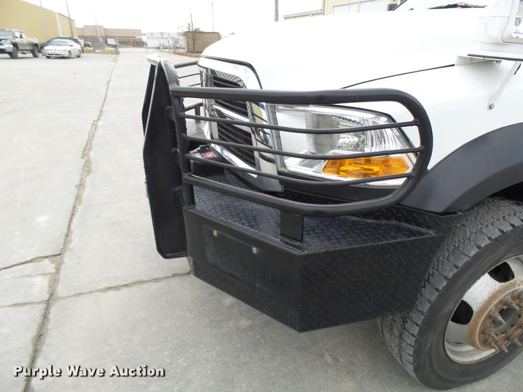 image for item AV9864 2011 Dodge Ram 5500 HD bucket truck