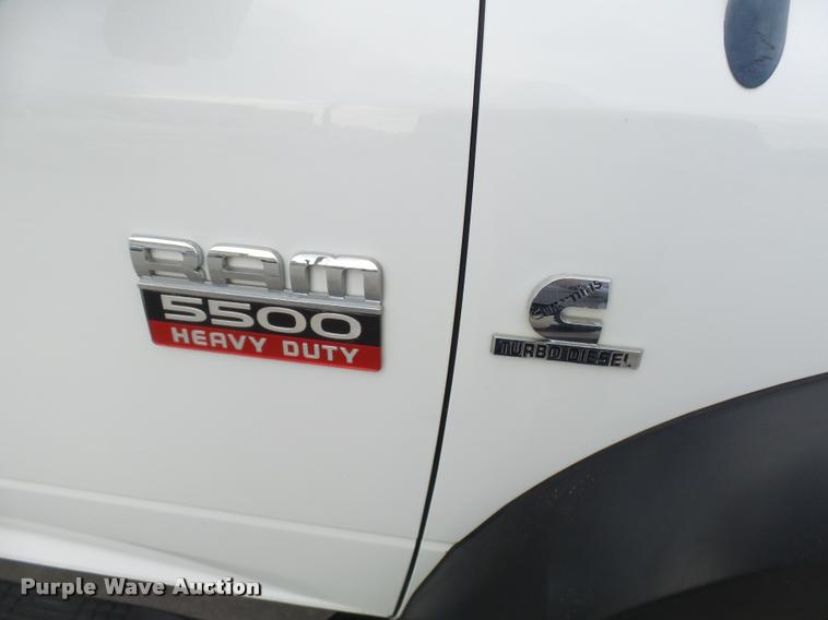 image for item AV9864 2011 Dodge Ram 5500 HD bucket truck
