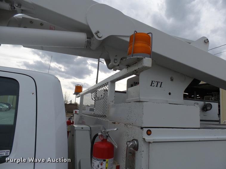 image for item AV9864 2011 Dodge Ram 5500 HD bucket truck