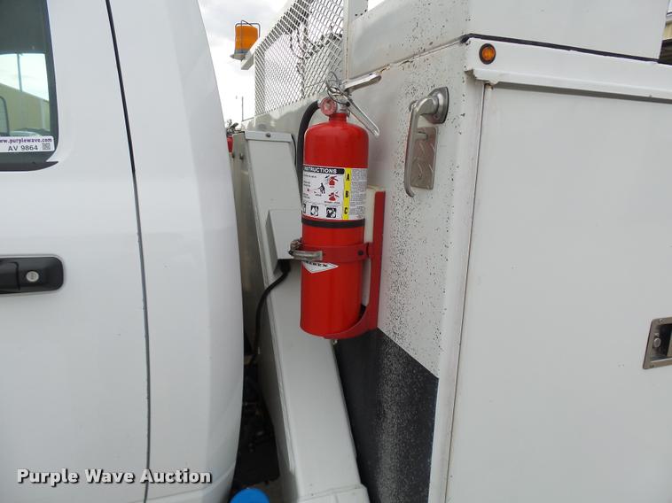 image for item AV9864 2011 Dodge Ram 5500 HD bucket truck