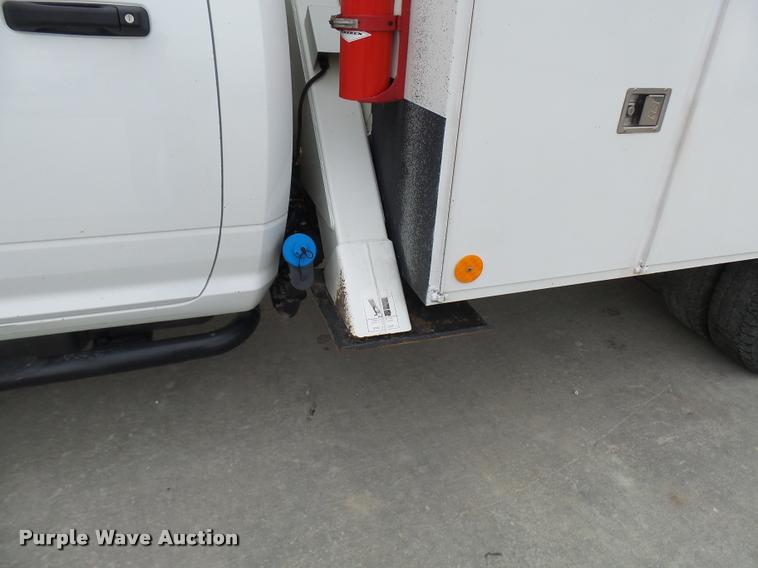 image for item AV9864 2011 Dodge Ram 5500 HD bucket truck