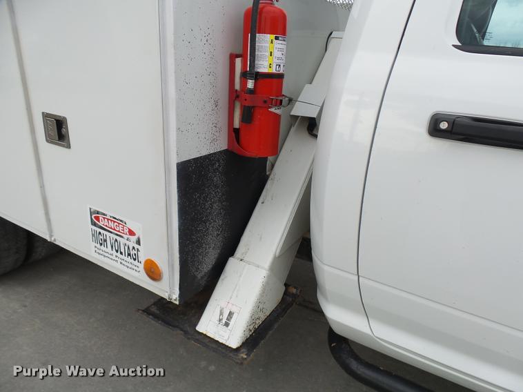 image for item AV9864 2011 Dodge Ram 5500 HD bucket truck