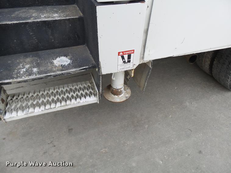 image for item AV9864 2011 Dodge Ram 5500 HD bucket truck