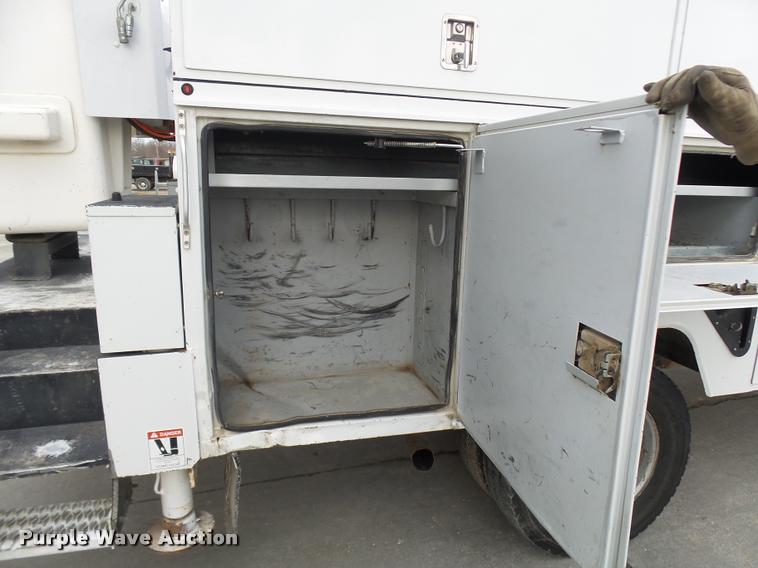 image for item AV9864 2011 Dodge Ram 5500 HD bucket truck