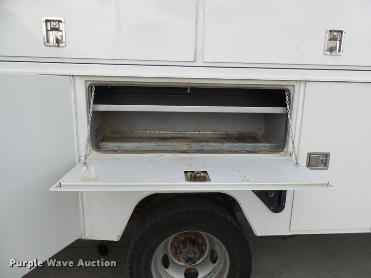 image for item AV9864 2011 Dodge Ram 5500 HD bucket truck