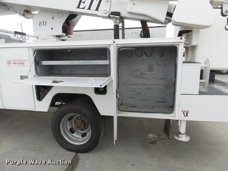 image for item AV9864 2011 Dodge Ram 5500 HD bucket truck