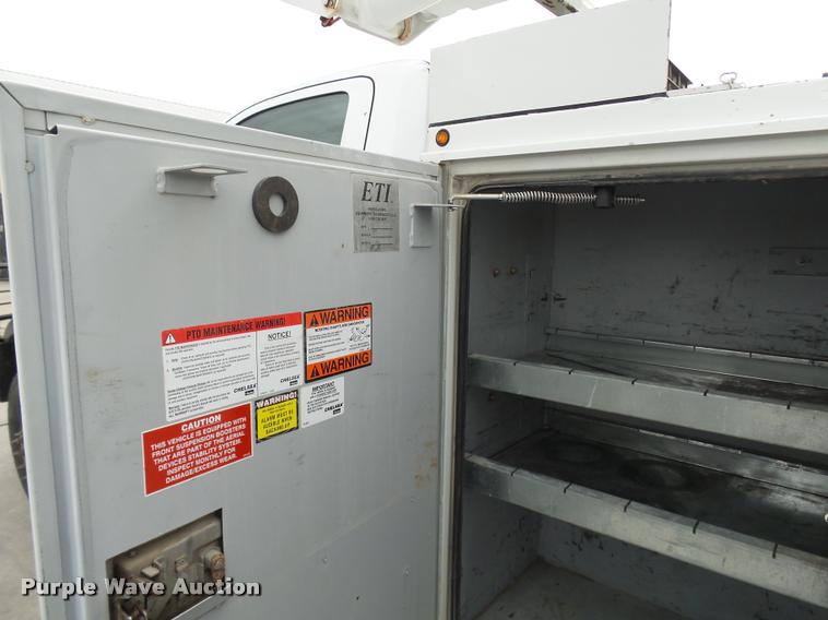 image for item AV9864 2011 Dodge Ram 5500 HD bucket truck