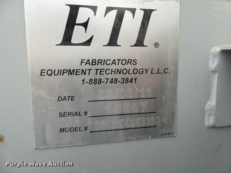 image for item AV9864 2011 Dodge Ram 5500 HD bucket truck