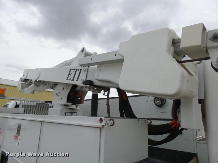 image for item AV9864 2011 Dodge Ram 5500 HD bucket truck