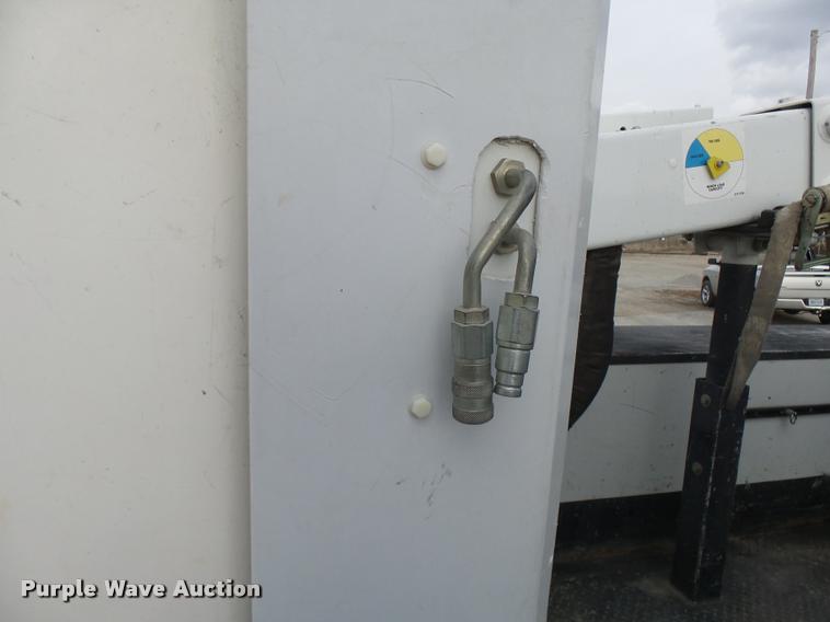 image for item AV9864 2011 Dodge Ram 5500 HD bucket truck