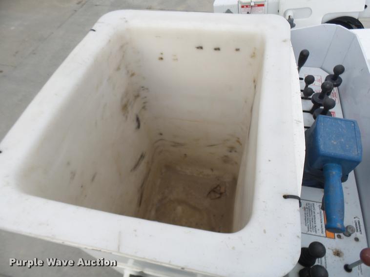 image for item AV9864 2011 Dodge Ram 5500 HD bucket truck