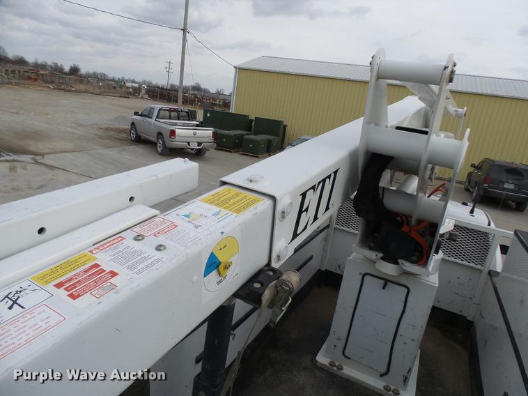 image for item AV9864 2011 Dodge Ram 5500 HD bucket truck