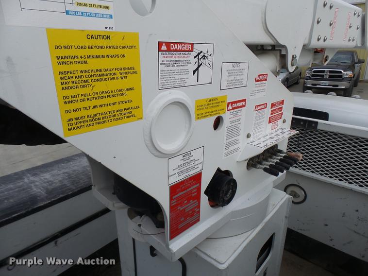 image for item AV9864 2011 Dodge Ram 5500 HD bucket truck