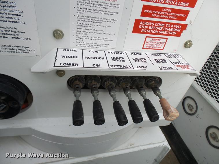 image for item AV9864 2011 Dodge Ram 5500 HD bucket truck