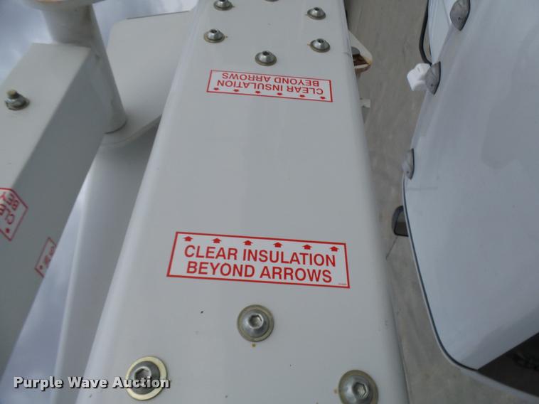 image for item AV9864 2011 Dodge Ram 5500 HD bucket truck