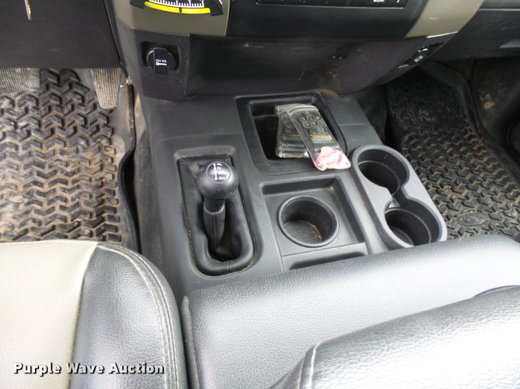 image for item AV9864 2011 Dodge Ram 5500 HD bucket truck