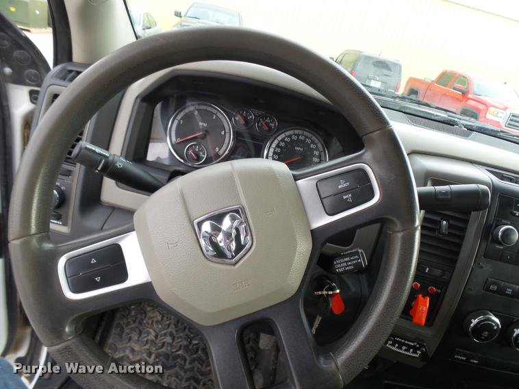 image for item AV9864 2011 Dodge Ram 5500 HD bucket truck