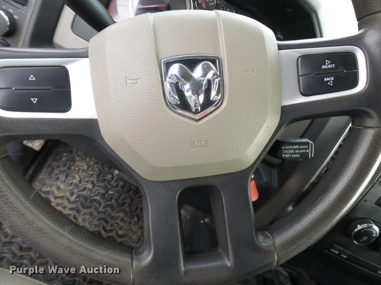 image for item AV9864 2011 Dodge Ram 5500 HD bucket truck