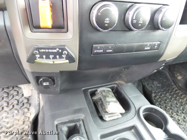 image for item AV9864 2011 Dodge Ram 5500 HD bucket truck